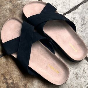 Women's Wide Width Black Sandals
